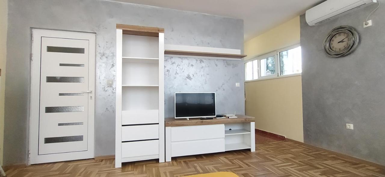 Studios Near To Burgas Free University Exteriér fotografie